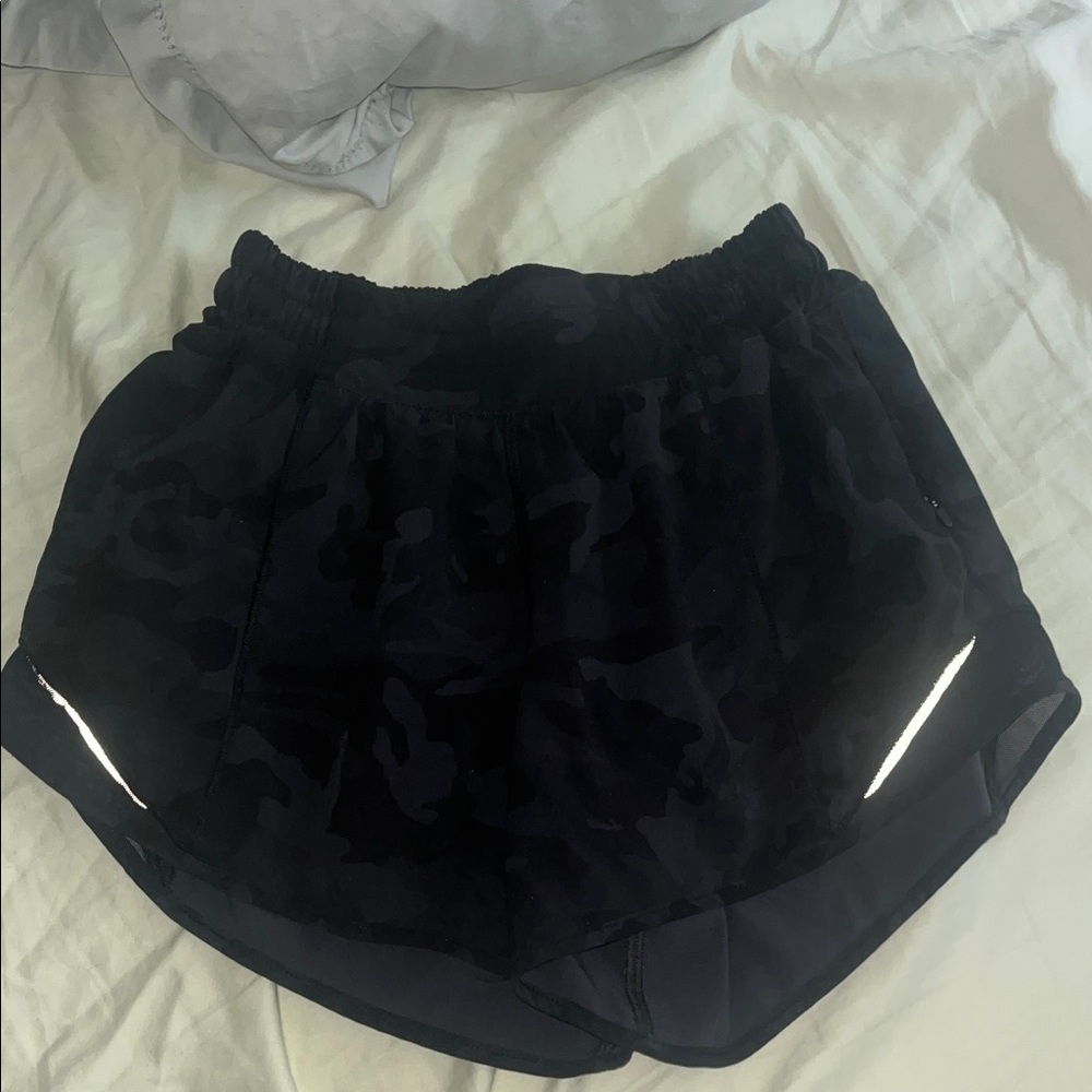 Lululemon Hotty Hot Short